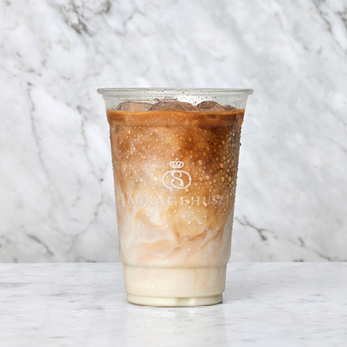 Iced lat­te